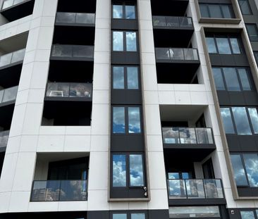 Splendid 2Br Top Floor Lancaster Apartment in Williams Landing! - Photo 3