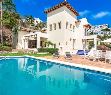 Alquiler de casa o chalet independiente en Urbanizacion Torre Esteril - Photo 1