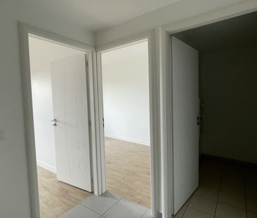 Location Appartement 3 pièces 70m² LA ROCHE SUR YON 85000 - Photo 6