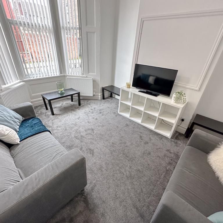 5 bedroom terraced house to rent - Photo 1