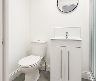 1 bedroom in a house share to rent - Photo 6