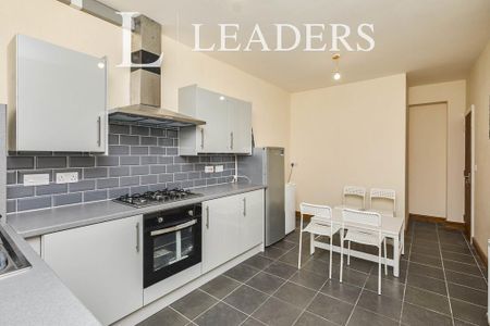 1 bedroom semi-detached house to rent - Photo 2