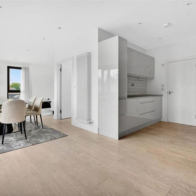 3 bedroom flat to rent - Photo 1