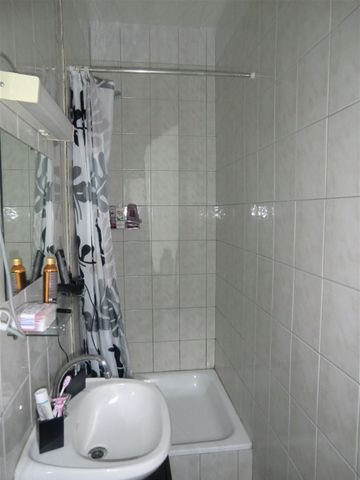 Appartement RDC de +/- 70 m² composé d'une chambre - Photo 2