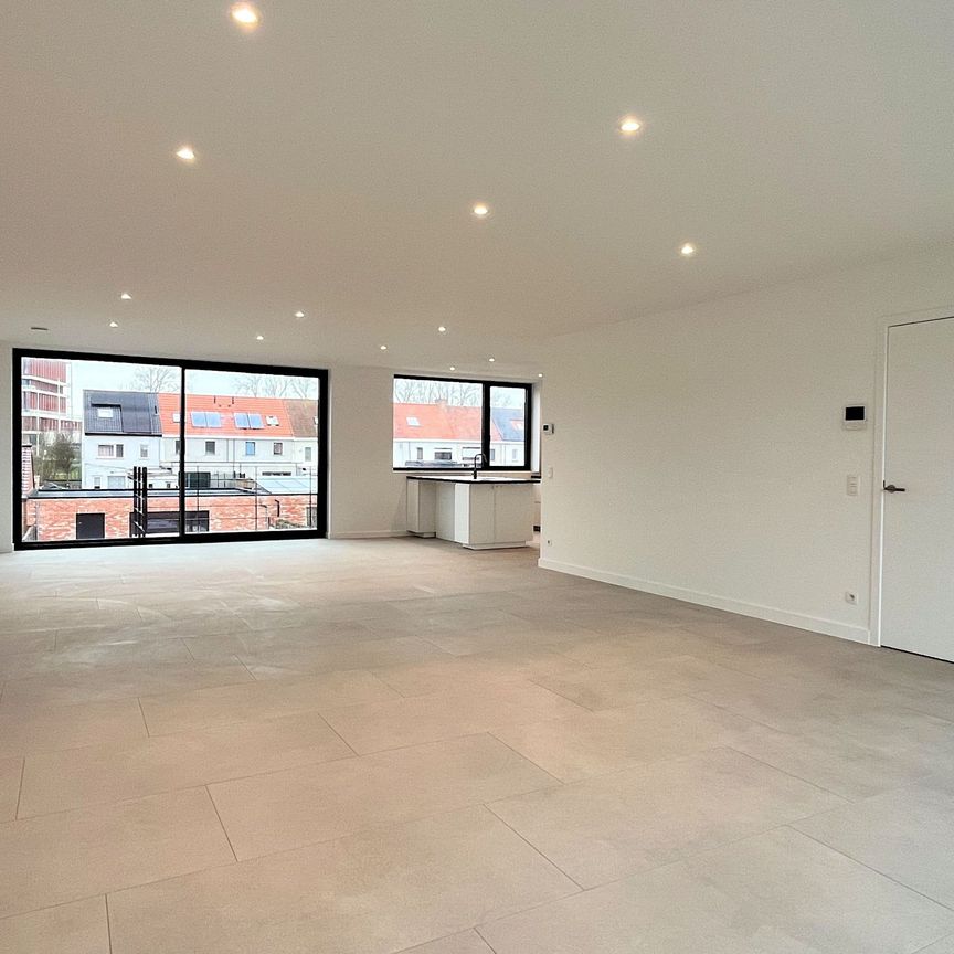Nieuwbouwwoning met 4 grote slaapkamers te Zeebrugge - Photo 1