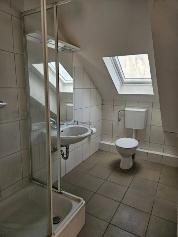 Moderne Dachgeschosswohnung in ruhiger Lage - Photo 5