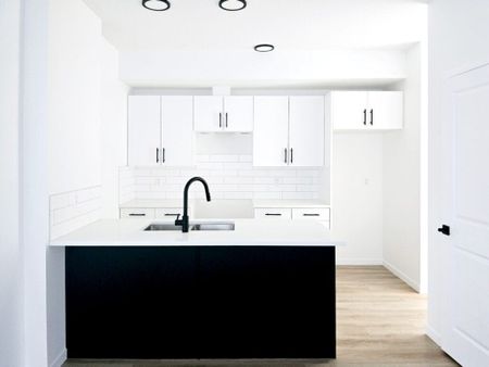 Edmonton Unfurnished duplex Rental in Calder - Modern 2-Bed Upper Duplex in Calder – Stylish, Comfortable, and Pet-Friendly - Photo 2