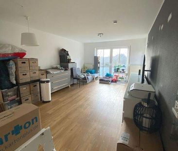 Geräumige 3 ZKB mit Balkon in der Schwedenschanze 65 zu vermieten - Photo 2