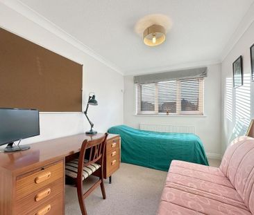 4 bedroom semi-detached house to rent - Photo 6