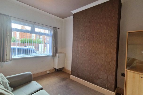 Ambler Street, CASTLEFORD - Photo 1