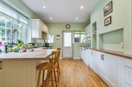 4 bedroom detached house to rent - Photo 5