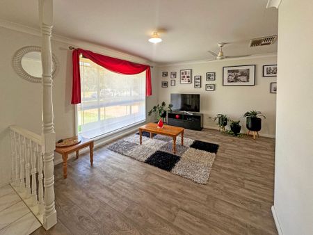 Charming Family Home in Dubbo - Photo 2