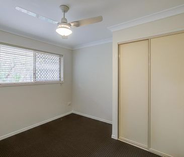 Quaint Unit Nestled In A Quiet Neighbourhood - Photo 3