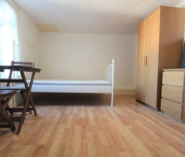 Studio Flat, Muswell Hill Broadway, N10 - Photo 4