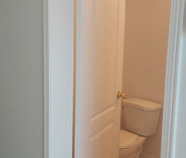 For Lease - 3413 Angel Pass Drive, Mississauga, Ontario - Photo 1