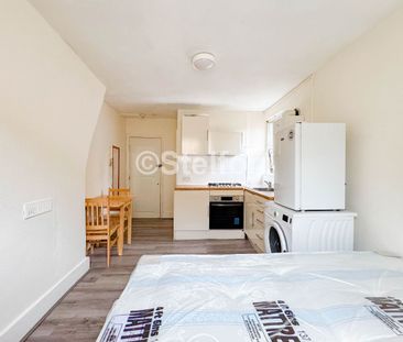 Holloway Road, N19, London - Photo 1