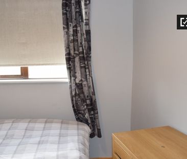 Room for rent in 4-bedroom apartment in Glasnevin, Dublin - Photo 6