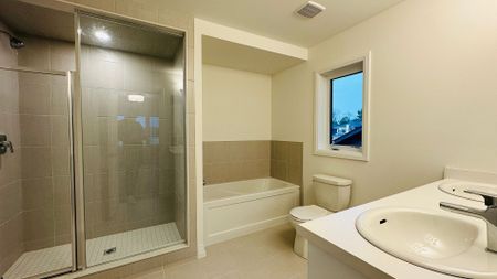 For Lease - 3773 Sunbank Crescent, Severn, Ontario - Photo 5