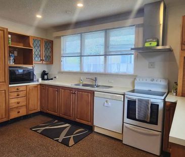 Family-Sized Comfort in Sunnybrook - Photo 3