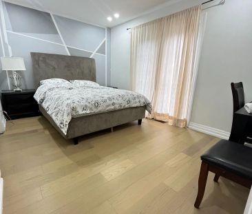 Detached Home For Lease | N9236747 - Photo 5