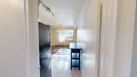 For Lease - 52 Waniska Avenue Unit# Unit 4, Toronto, Ontario - Photo 2
