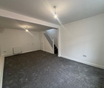 4 bedroom terraced house to rent - Photo 6