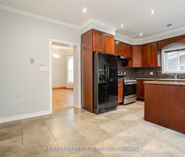 Detached Home For Lease | X8146524 - Photo 3