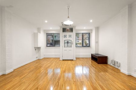 Superbly positioned in the city fringe (SPACIOUS VERSATILE RESIDENCE ) - Photo 5