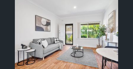 Light Filled Easy Living - Photo 5