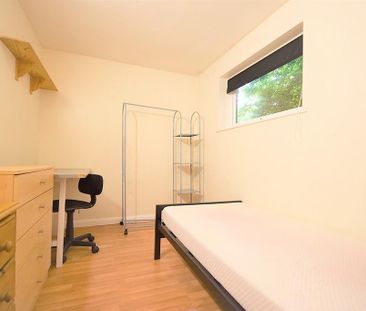 4 bedroom terraced house to rent - Photo 2