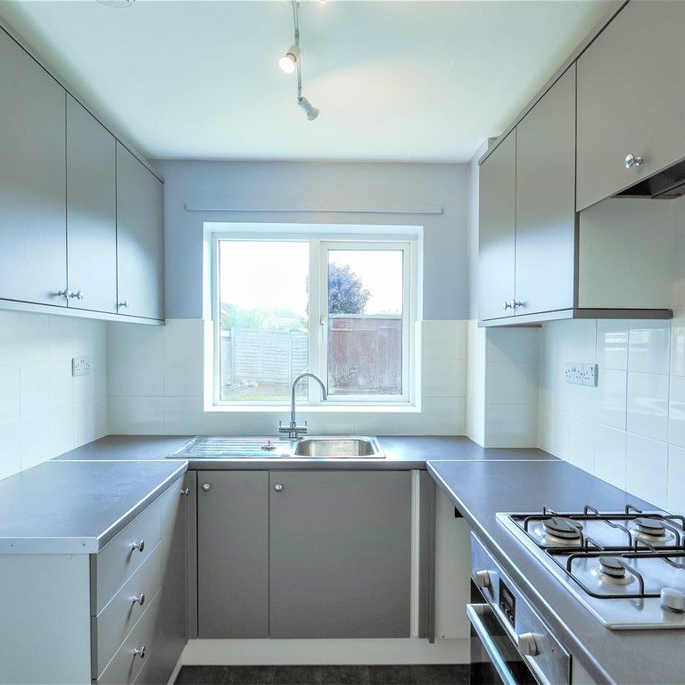 3 bedroom detached to let - Photo 1