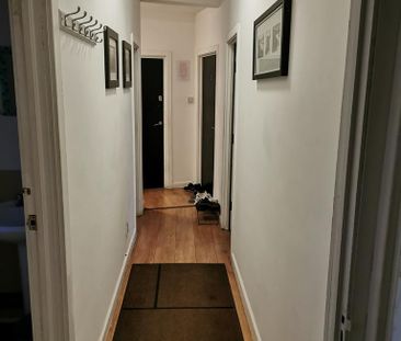1 bedroom in a flat share to rent - Photo 1