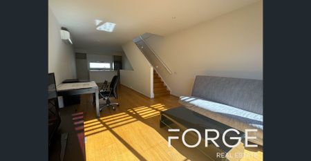 Stunning furnished Townhouse with 2 Bedrooms, 2 Bathrooms and 1 Carpark - Photo 2