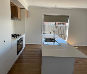 Where Style Meets Serenity - Your Next Chapter Awaits - Photo 6