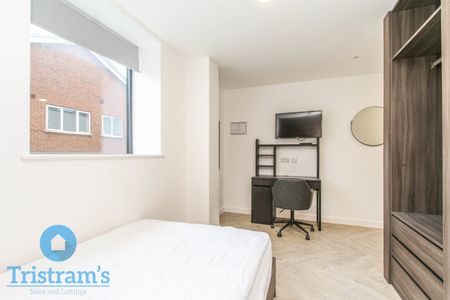 5 bed Apartment for Rent - Photo 4