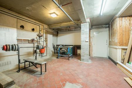 5 bedroom end of terrace house to rent - Photo 4