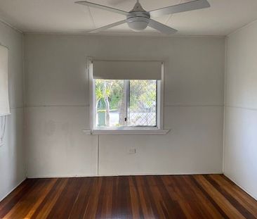 2/9 Bolton Street, Coolangatta, QLD 4225 - Photo 4