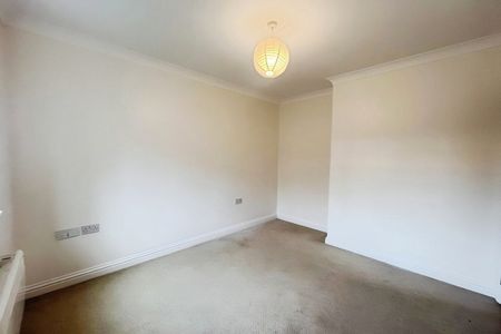 Station Approach - Photo 3