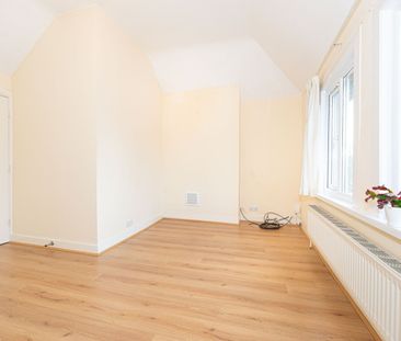 2 Bed Flat, Saint Mary's Road, W5 - Photo 1
