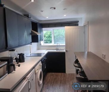 3 bedroom semi-detached house to rent - Photo 6