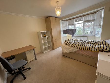 3 bedroom semi-detached house to rent - Photo 4