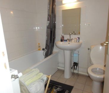 Location Appartement 2 pièces 32m² LE CREUSOT 71200 - Photo 5