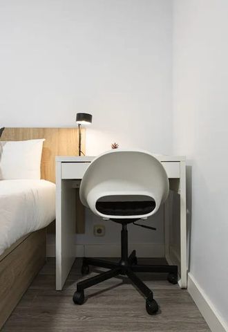 Calle de Cavanilles, Madrid, Community of Madrid 28007 - Photo 2