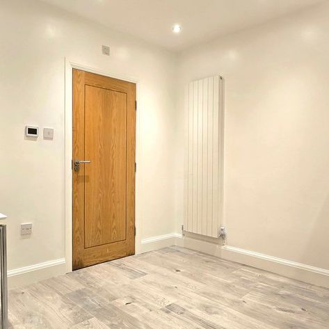 1 Bedroom Studio Apartment, Kingston Road, London - Photo 1