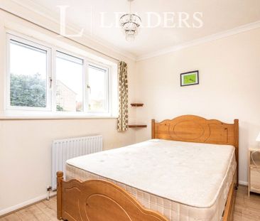 3 bedroom house to rent Hillcrest, Bar Hill, Cambridge, CB23 - Photo 4