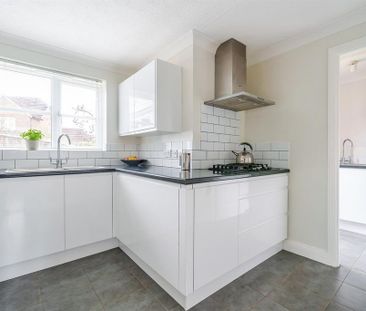 3 bedroom link detached house to rent - Photo 6