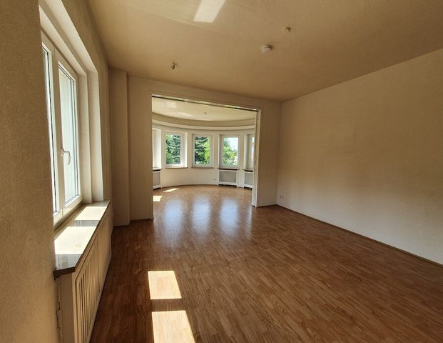 Preißelpöhl- Großzügige, helle 2-3 Zimmerwohnung im 1. OG mit Balkon und Garage - Photo 1