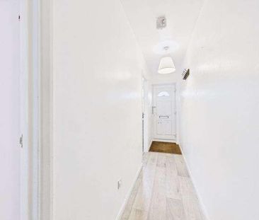 High Street, Caterham - �cm, CR3 - Photo 1