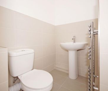 2 bedroom terraced house to rent - Photo 6