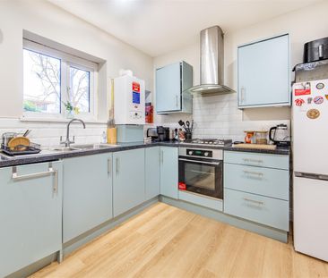 3 bed flat to rent in Wiseton Court, Newcastle Upon Tyne, NE7 - Photo 2